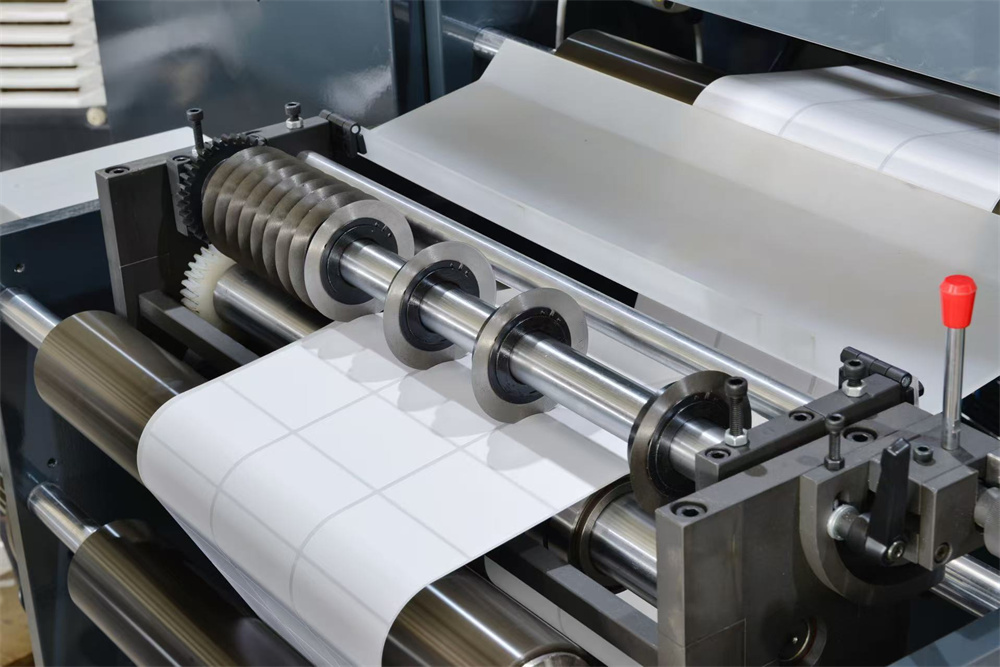 High-Performance Non-Stop Rewinding Machine03